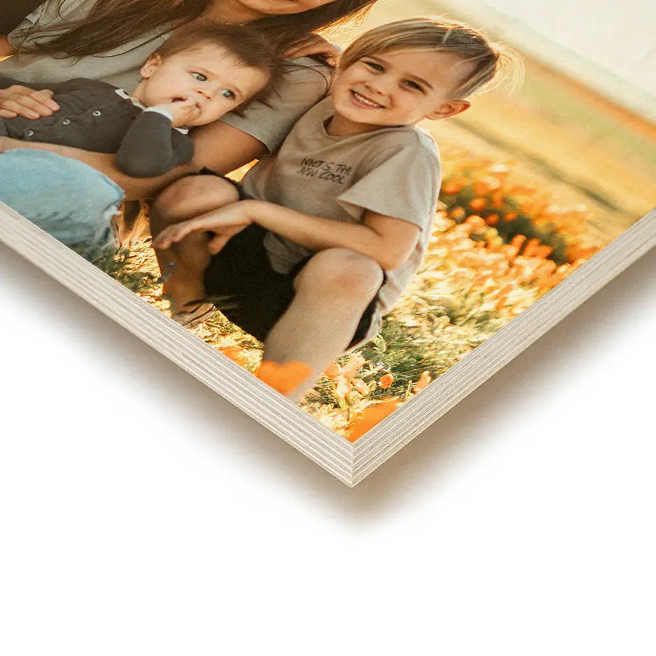 Family picture on a 20x30 Wood Print Vintage displayed in a beautiful photo locket