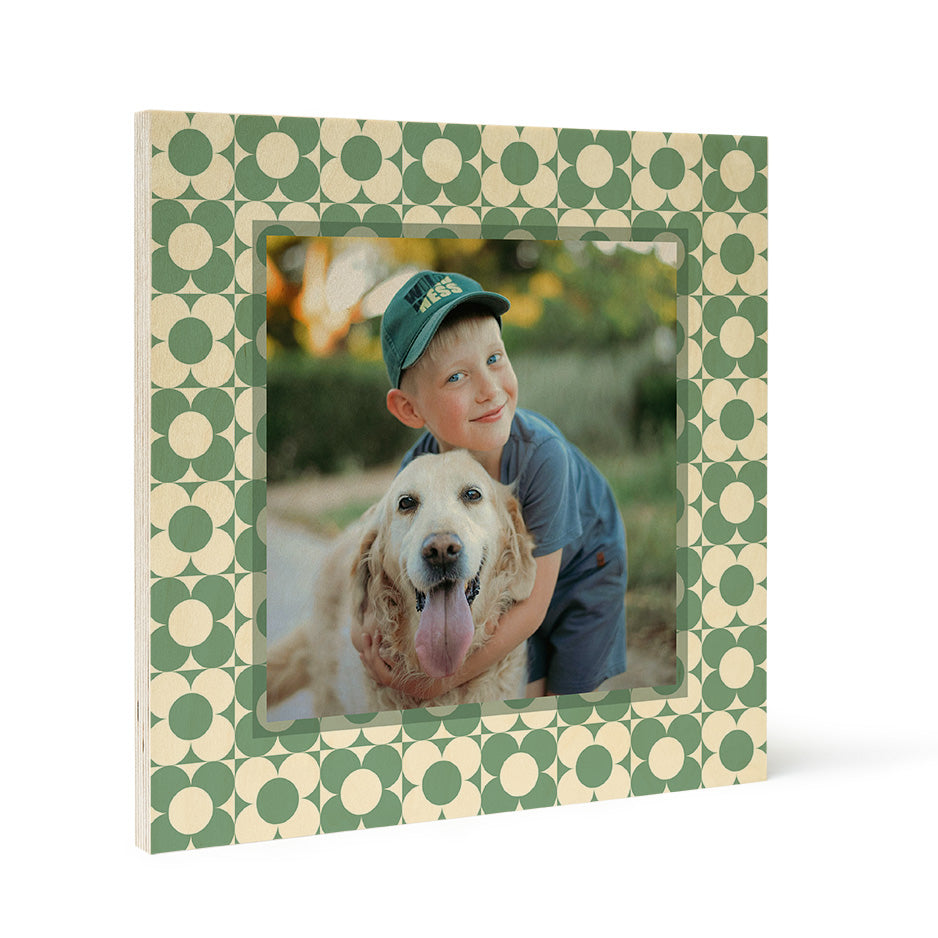 Retro flower-patterned photo frame in Birch Pattern Wood Print Spring Green Checkered design